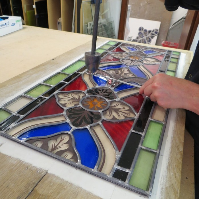 How to decorate with stained glass windows