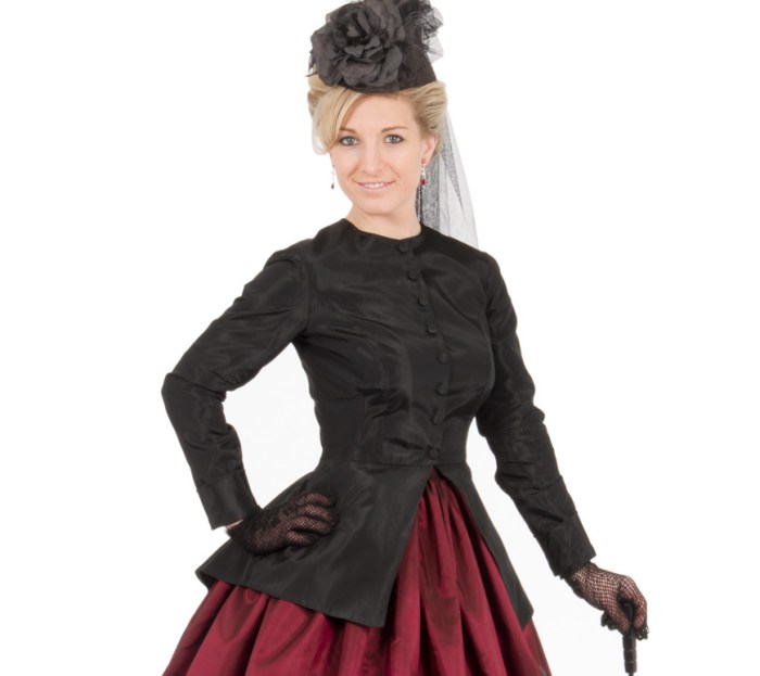 How to dress victorian style